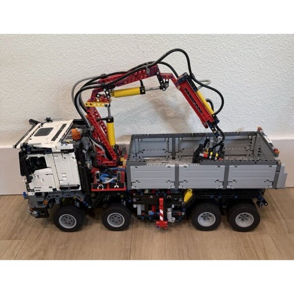 LEGO Technic Mercedes-Benz Arocs 3245 Truck #42043 2015 Motorized Works Retired - Picture 3 of 9